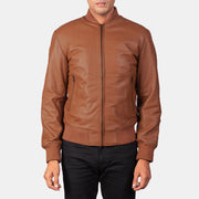 Detailansicht of Varsity &amp; Zipper Hardware on Men's Shane Braun Leder-Bomberjacke für Herren