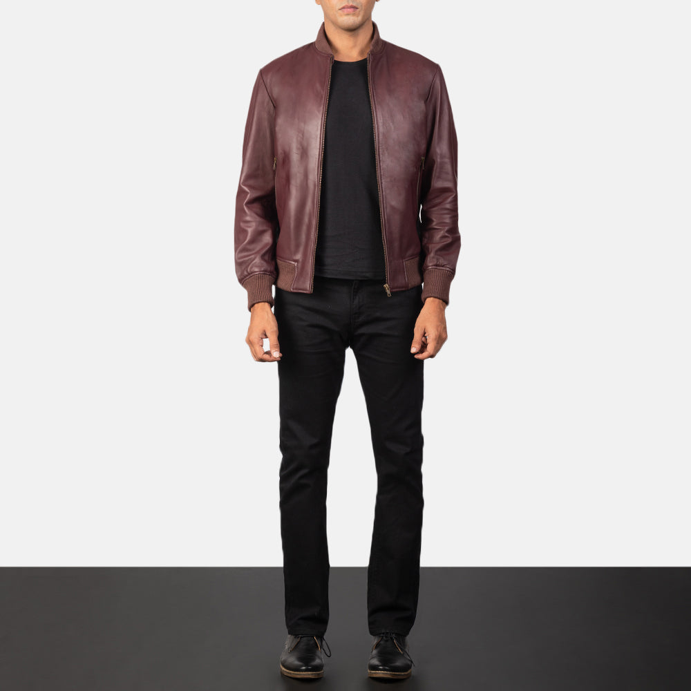 Men's Shane Kastanienbraun Leder-Bomberjacke für Herren - Seitenansicht mit ergonomischem Ärmelschnitt