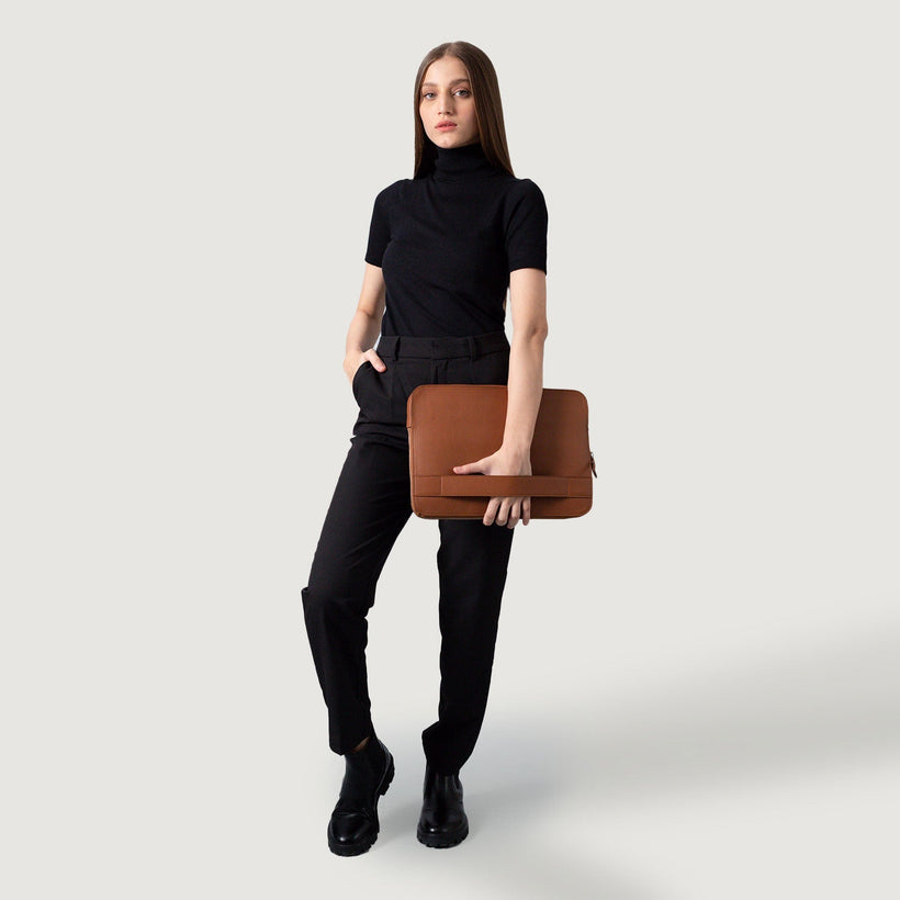 The Baxter Leather Laptop Sleeve für Damen