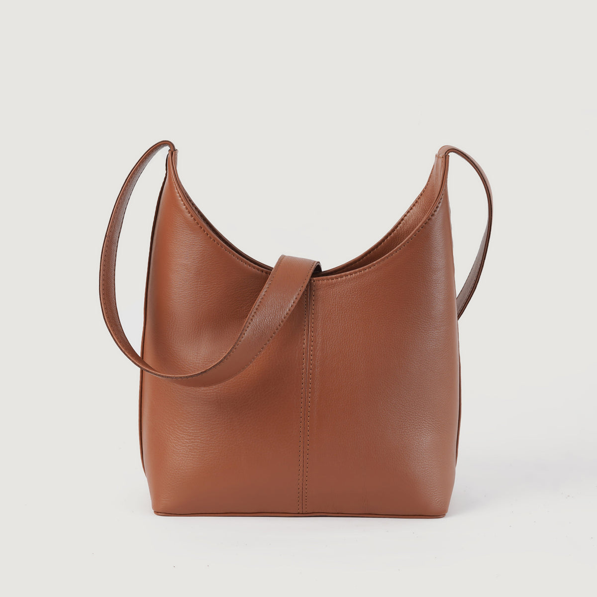 
The Stefani Brown Leather Hobo Bag For Women in Brown Full-Grain Leather - Vorderansicht & maßgeschneiderte Silhouette | Online Kaufen