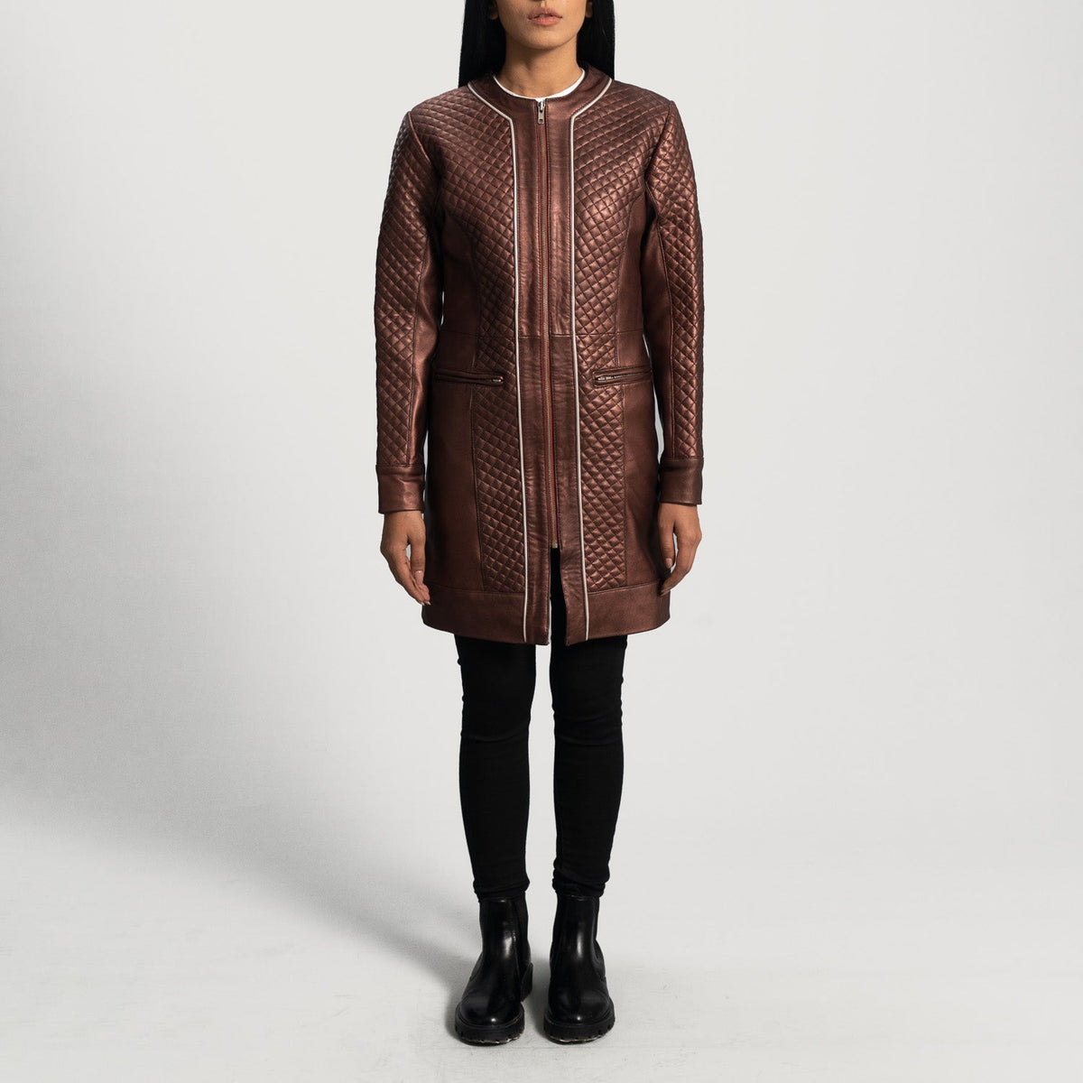 
Trudy Lane Gesteppt Kastanienbraun Ledermantel für Damen - Seitenansicht mit ergonomischem Ärmelschnitt & sportlicher Passform