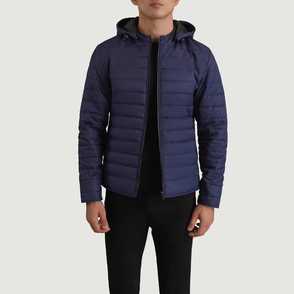Tyler Blau Hooded Puffer Lederjacke für Herren in Blue Full-Grain Leather - Vorderansicht &amp; maßgeschneiderte Silhouette | Online Kaufen