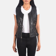Women's Vanda Schwarz Leather Biker Vest für Damen in Black Goatskin Leather - Vorderansicht &amp; maßgeschneiderte Silhouette | Online Kaufen