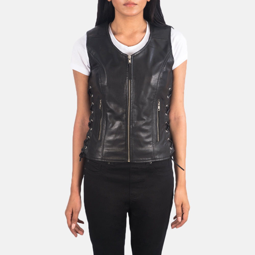 Detailansicht of V-neck &amp; Zipper Hardware on Women's Vanda Schwarz Leather Biker Vest für Damen