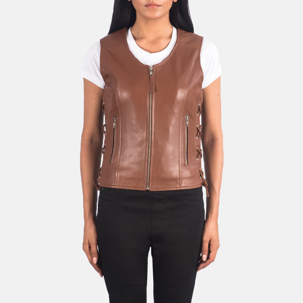 Women's Vanda Braun Leather Biker Vest für Damen in Brown Sheepskin Leather - Vorderansicht &amp; maßgeschneiderte Silhouette | Online Kaufen