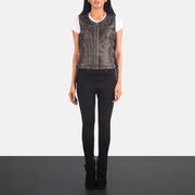 
Vanda Vintage-Braun Leather Biker Vest für Damen - Seitenansicht mit ergonomischem Ärmelschnitt & sportlicher Passform