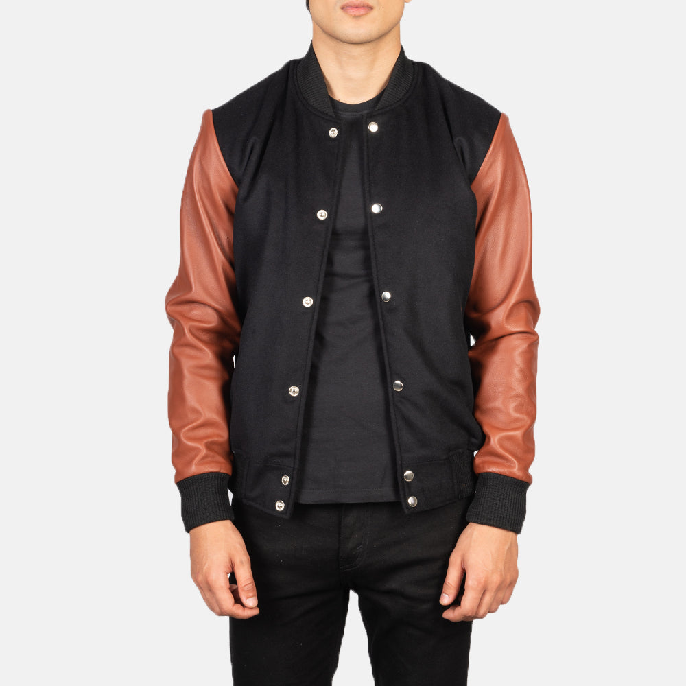 Men's Vaxton Brown Hybrid Varsity Jacket in Black &amp; Brown Sheepskin Leather - Vorderansicht &amp; maßgeschneiderte Silhouette | Online Kaufen