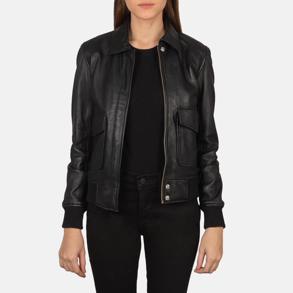 
Westa A-2 Black Leather Bomber Jacket in Black Sheepskin Leather - Vorderansicht & maßgeschneiderte Silhouette | Online Kaufen