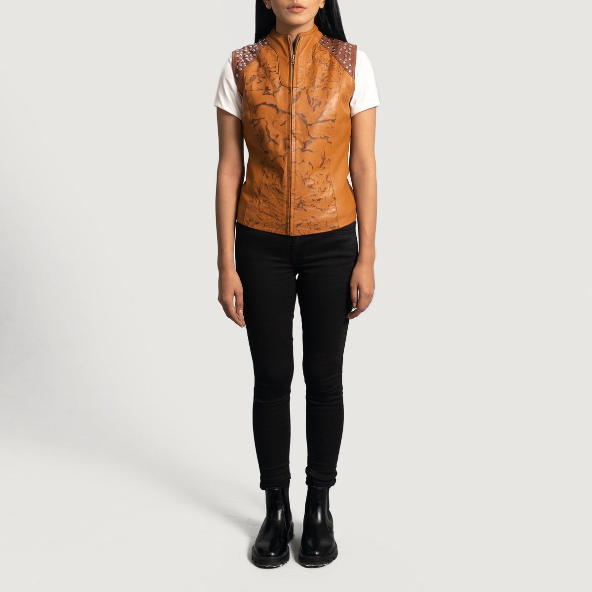 
Detailansicht of Classic Collar & Zipper Hardware on Westina Hellbraun Dye Lederweste für Damen