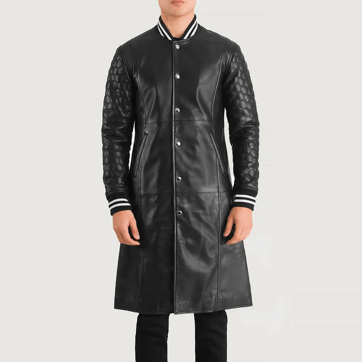
Detailansicht of Varsity collar & Snap Button button Hardware on Wilde Schwarz Leather Varsity Ledermantel für Herren