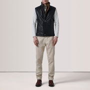 
Grey Goatskin Suede Leather Vest - Rückansicht mit passgenauen Schultern & sauberem Saum