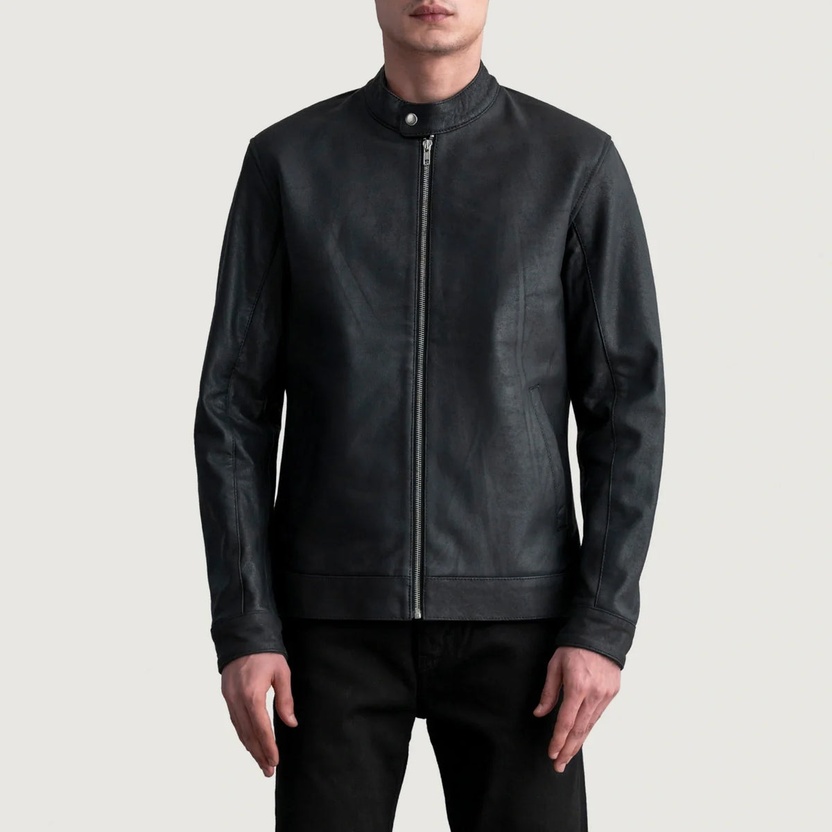 
Zen Tumbled Schwarz Leder-Bikerjacke für Herren in Tumbled Black Sheepskin Leather - Vorderansicht & maßgeschneiderte Silhouette | Online Kaufen