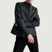 
Zen Tumbled Schwarz Leder-Bikerjacke für Herren - Seitenansicht mit ergonomischem Ärmelschnitt & sportlicher Passform